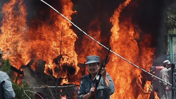 Fuego tras una explosión en Kabul Afganistán - Sputnik Mundo