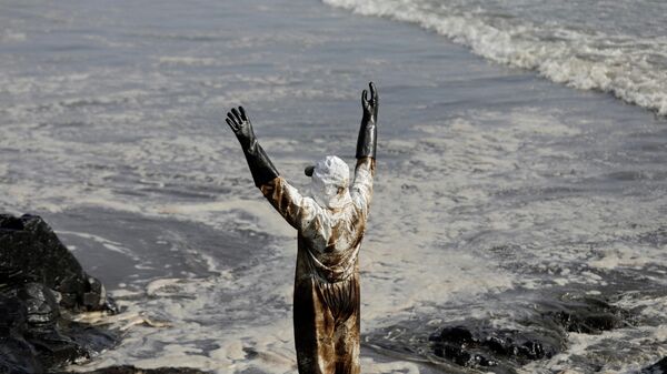 El derrame de petróleo en mar de Lima - Sputnik Mundo