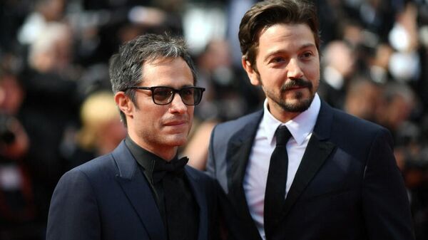 Los actores mexicanos Gael García Bernal y Diego Luna en el Festival de Cannes 2019 - Sputnik Mundo