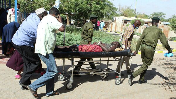 Un herido tras la explosión de una bomba al paso de un microbús en el noreste de Kenia - Sputnik Mundo