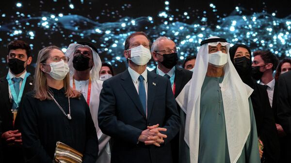 El presidente israelí, Isaac Herzog, y su esposa, Michal, inauguran el día nacional de Israel en la Expo 2020 de Dubái - Sputnik Mundo
