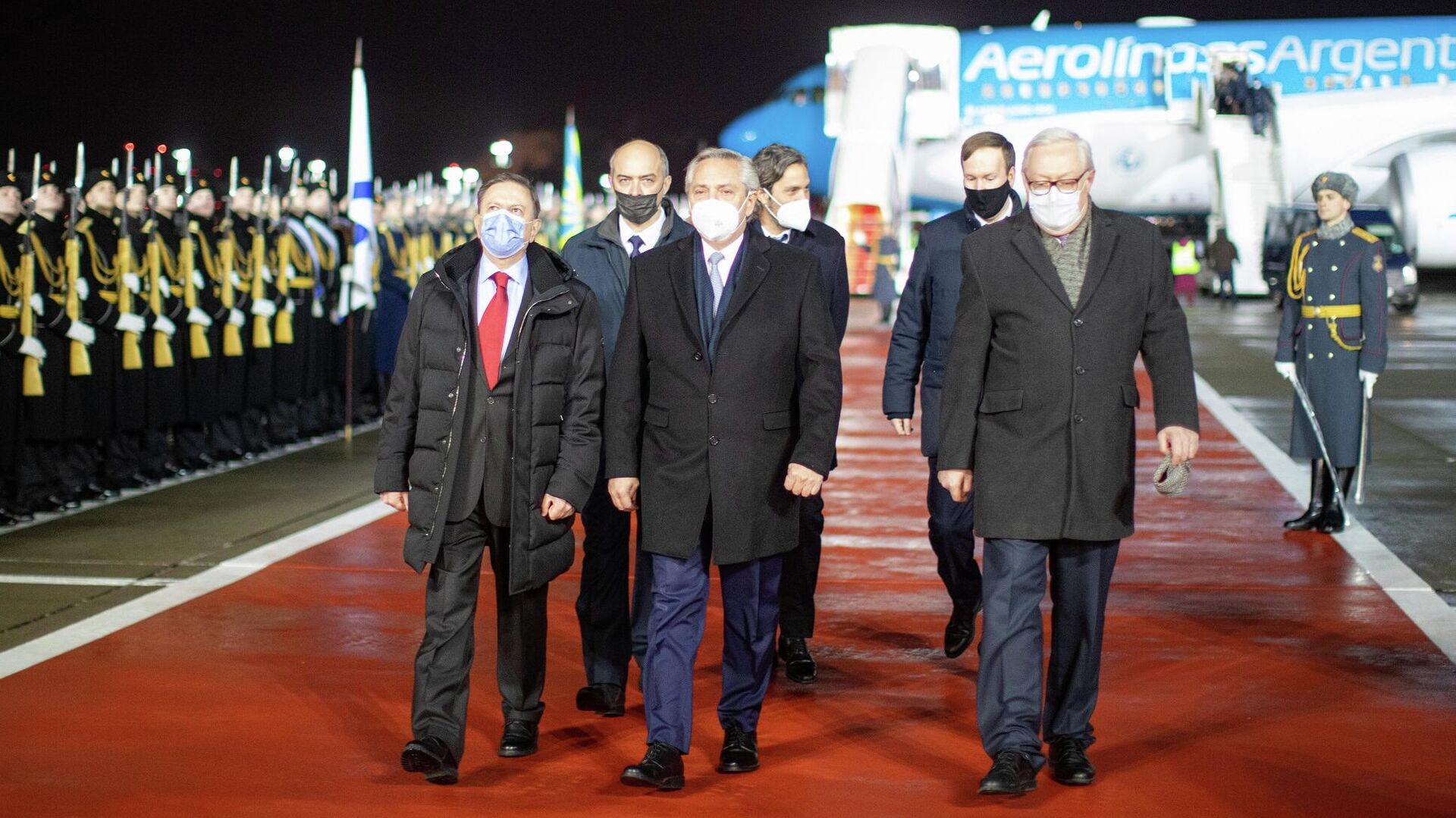El presidente de Argentina, Alberto Fernández, llega a Moscú como parte de una gira internacional, el 2 de febrero de 2022 - Sputnik Mundo, 1920, 03.02.2022