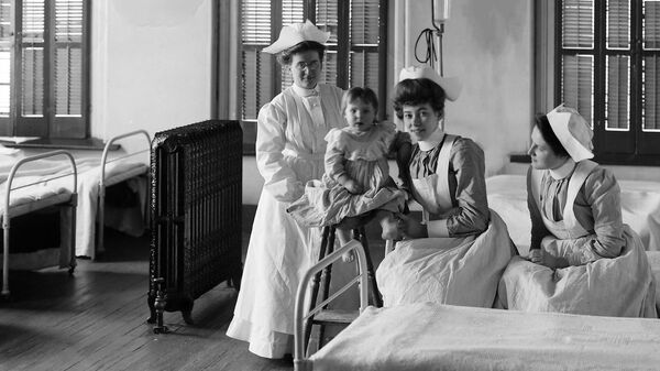 El interior del hospital St. Louis Female en 1904 - Sputnik Mundo