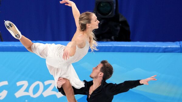 Victoria Sinítsina y Nikita Katsalápov, patinadores rusos en danza sobre hielo, en Pekín - Sputnik Mundo