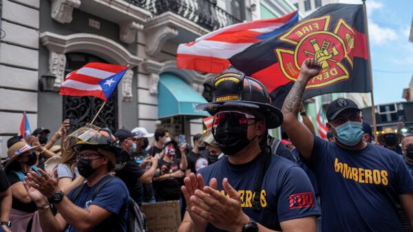 Los bomberos de Puerto Rico - Sputnik Mundo