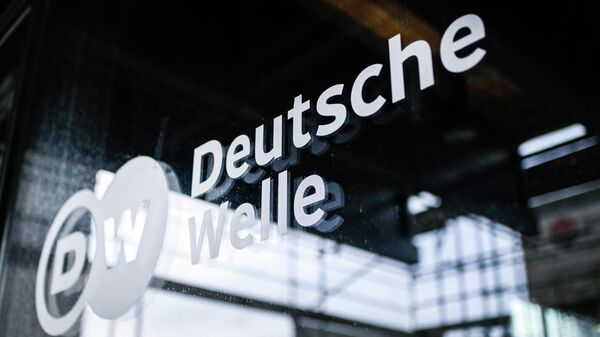 El logo de la cadena Deutsche Welle (DW) - Sputnik Mundo