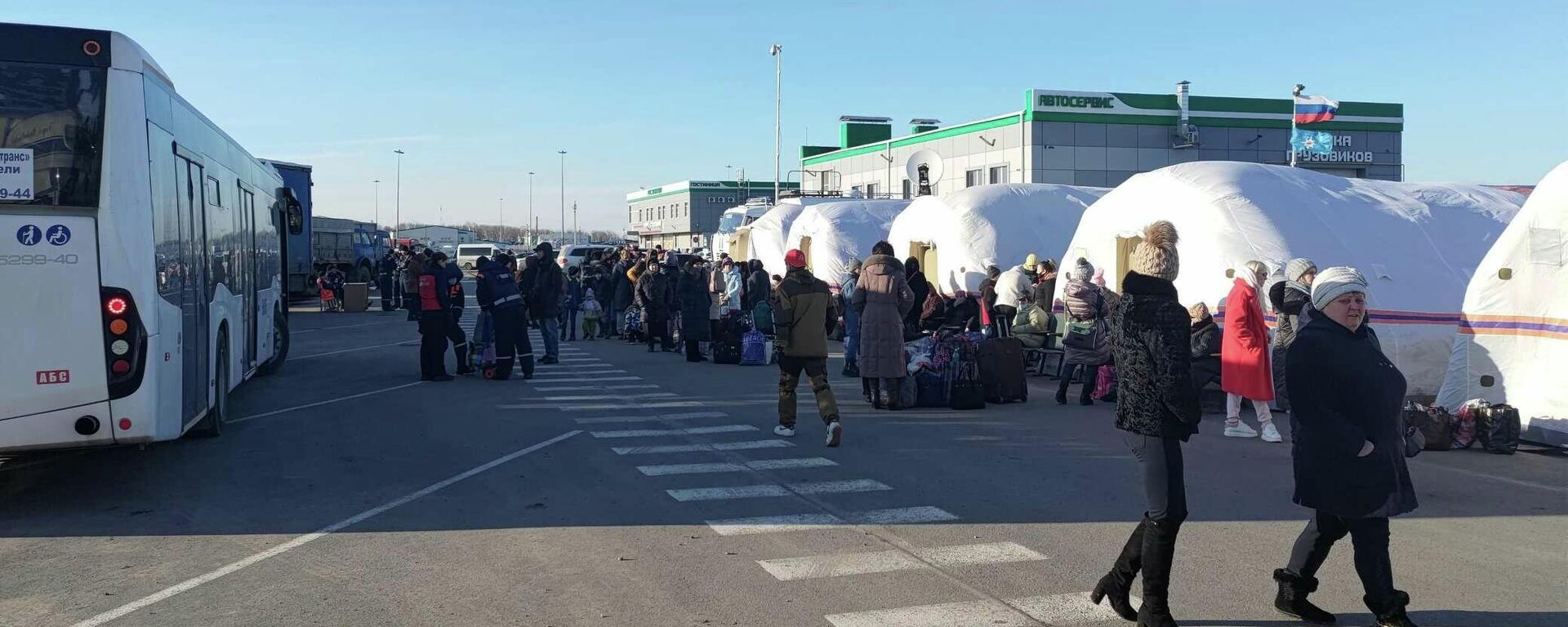 Refugiados en un campo de evacuación en Rostov (Matveev Kurgan) - Sputnik Mundo, 1920, 12.05.2022