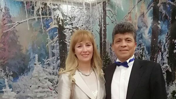 Luis Muñoz, migrante colombiano en Donetsk, se casó con una mujer rusa. - Sputnik Mundo