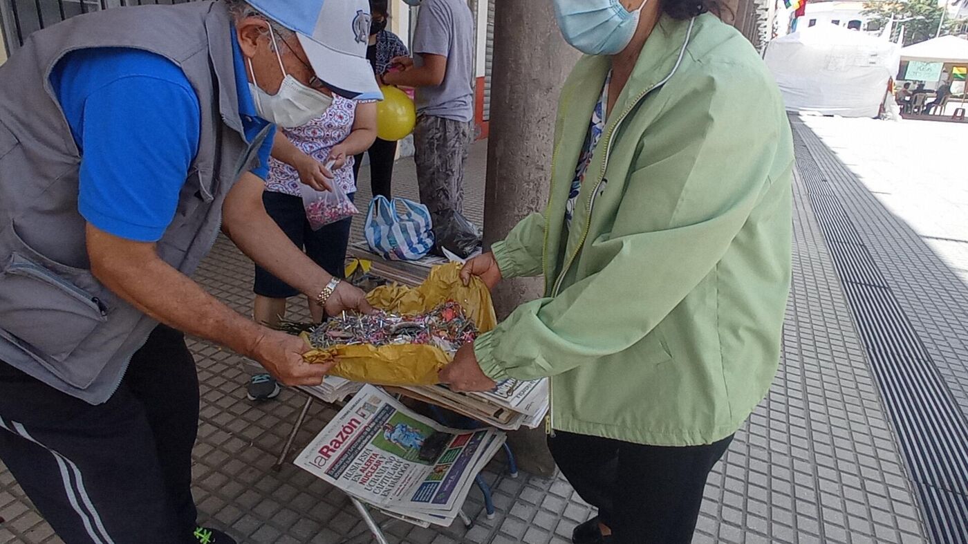 Serpentinas y mixturas en el Carnaval de Bolivia, Venta de …