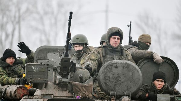Los militares en la frontera entre Rusia y Ucrania - Sputnik Mundo