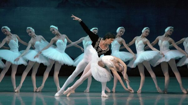 'El lago de los cisnes' en el Teatro Bolshoi - Sputnik Mundo