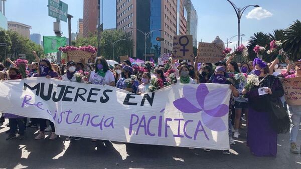 Mujeres toman las calles de la Ciudad de México por el 8M - Sputnik Mundo