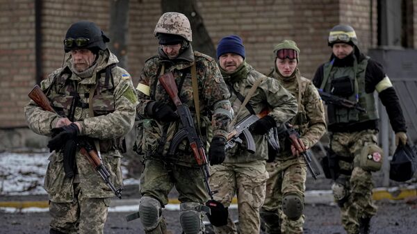 Militares ucranianos a las afueras de Kiev - Sputnik Mundo