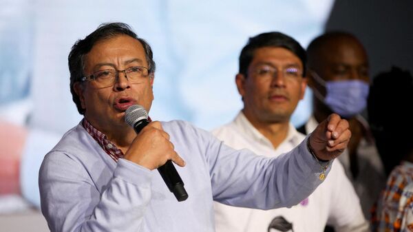 Gustavo Petro, candidato a presidente de Colombia - Sputnik Mundo