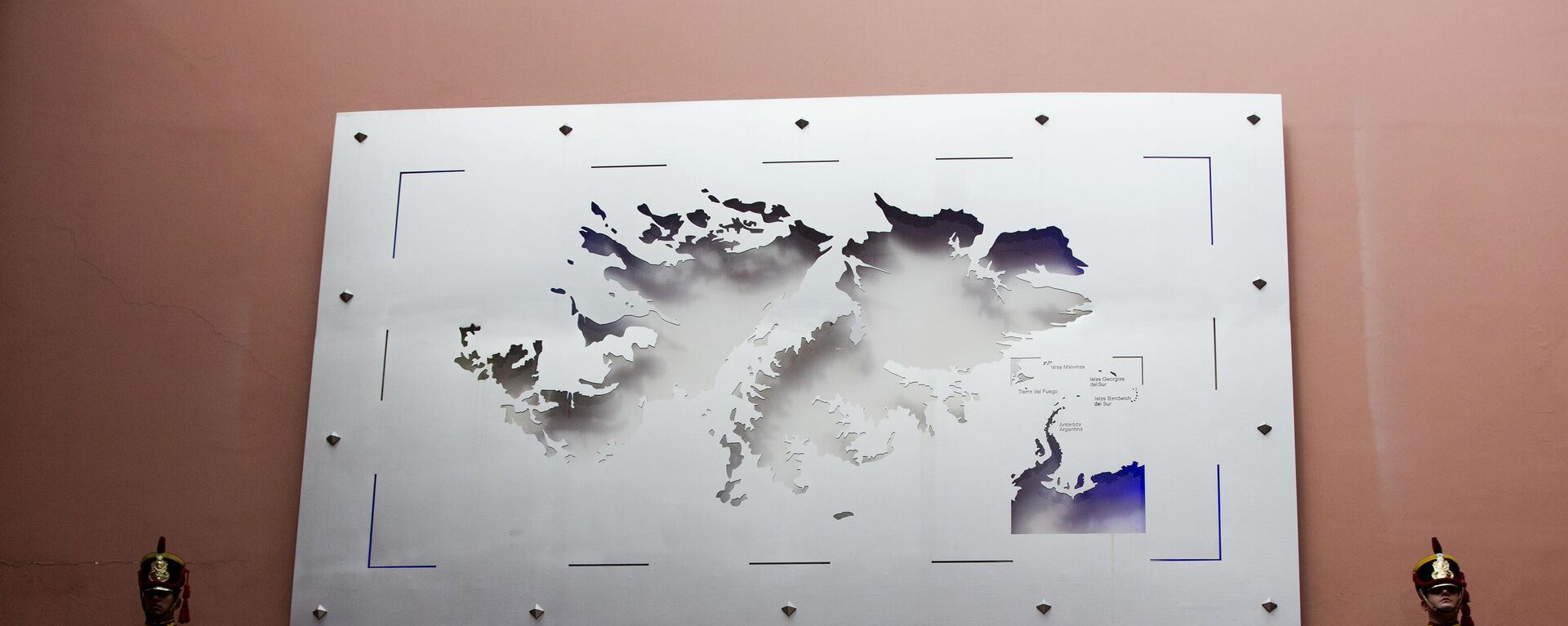 Un mapa de las Islas Malvinas en la Casa Rosada de Argentina, durante una ceremonia en 2014 - Sputnik Mundo, 1920, 01.04.2022
