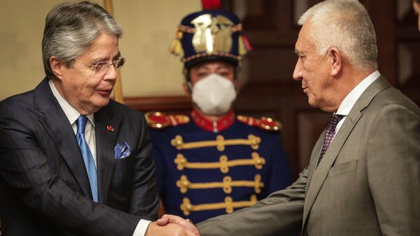 Guillermo Lasso, presidente de Ecuador, y el ministro de Defensa, Luis Lar - Sputnik Mundo