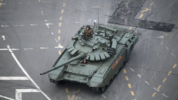  El tanque T-72B3M durante el desfile militar del Día de la Victoria - Sputnik Mundo