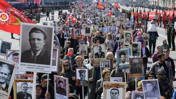 La marcha del Regimiento Inmortal, el 9 de mayo de 2022 - Sputnik Mundo