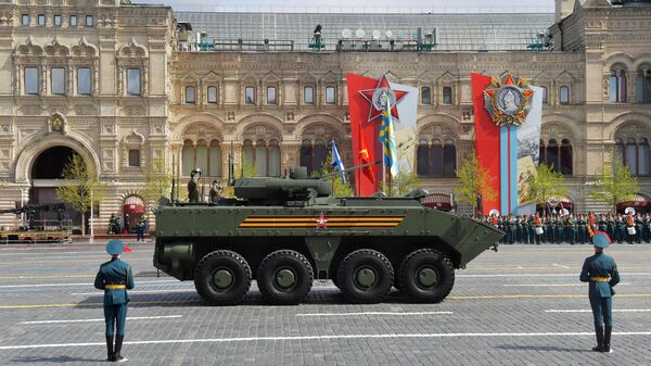 El blindado de infantería de nueva generación Bumerang durante el desfile militar del Día de la Victoria - Sputnik Mundo