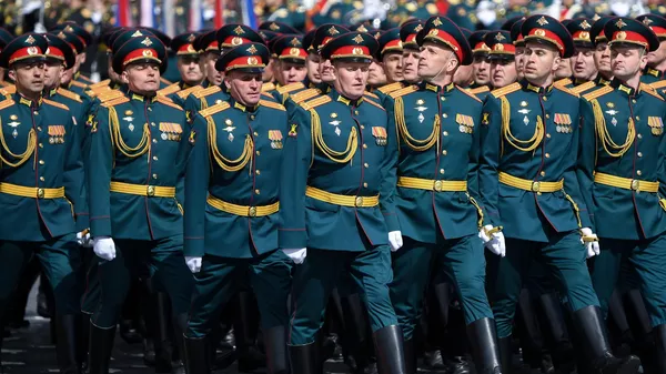 La Academia de Armas Combinadas de las Fuerzas Armadas de la Federación de Rusia durante el desfile militar del Día de la Victoria - Sputnik Mundo