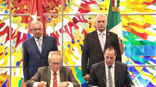 Firma del acuerdo de cooperación en materia de salud entre Cuba y México.  - Sputnik Mundo