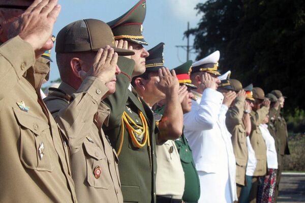 Oficiales de varios países asistentes al acto por el Día de la Victoria en Cuba - Sputnik Mundo