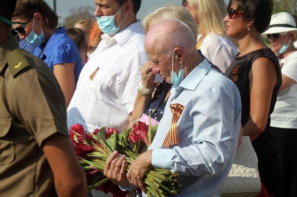 El público asistente al acto en el Memorial al Soldado Internacionalista Soviético, Cuba - Sputnik Mundo
