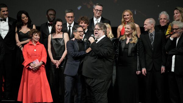 Gael García Bernal y Guillermo del Toro, cineastas mexicanos. - Sputnik Mundo