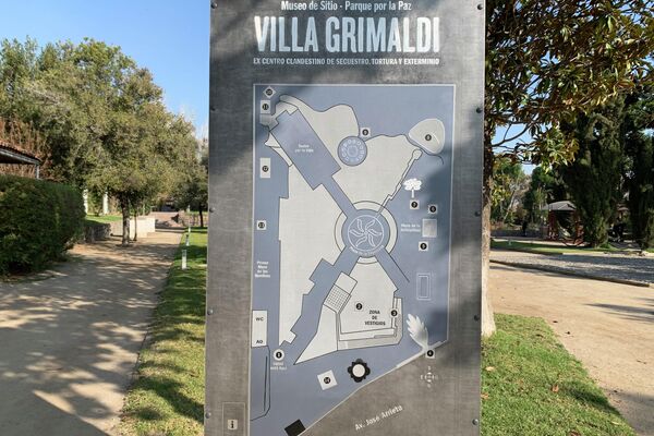 Villa Grimaldi: fotos de placas que recuerdan a los detenidos  - Sputnik Mundo