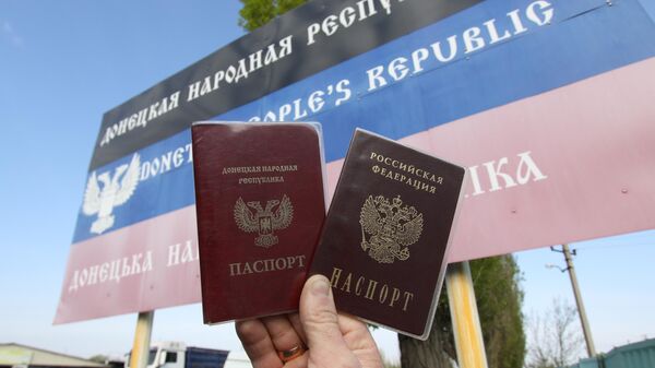Pasaportes de los ciudadanos de Donetsk y Rusia - Sputnik Mundo