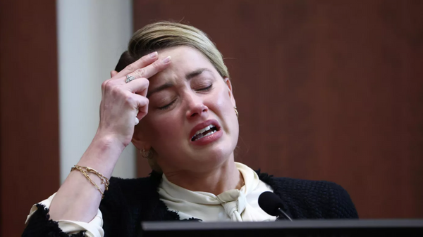 Amber Heard, actriz estadounidense, durante el juicio contra Jhonny Depp en Fairfax, Virginia, el 5 de mayo del 2022 - Sputnik Mundo