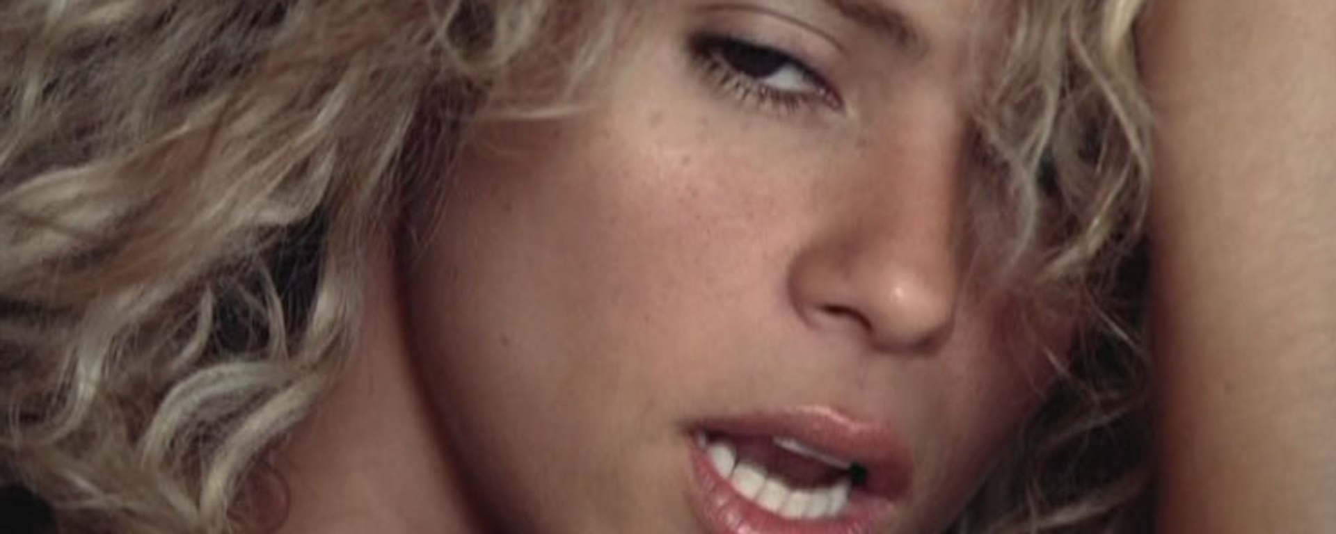 Shakira en el clip 'La Tortura' - Sputnik Mundo, 1920, 05.06.2022