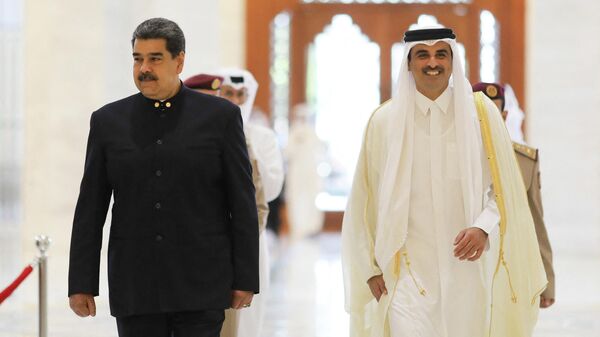 El presidente venezolano, Nicolás Maduro, con el emir de Catar, el jeque Tamim bin Hamad Thani - Sputnik Mundo