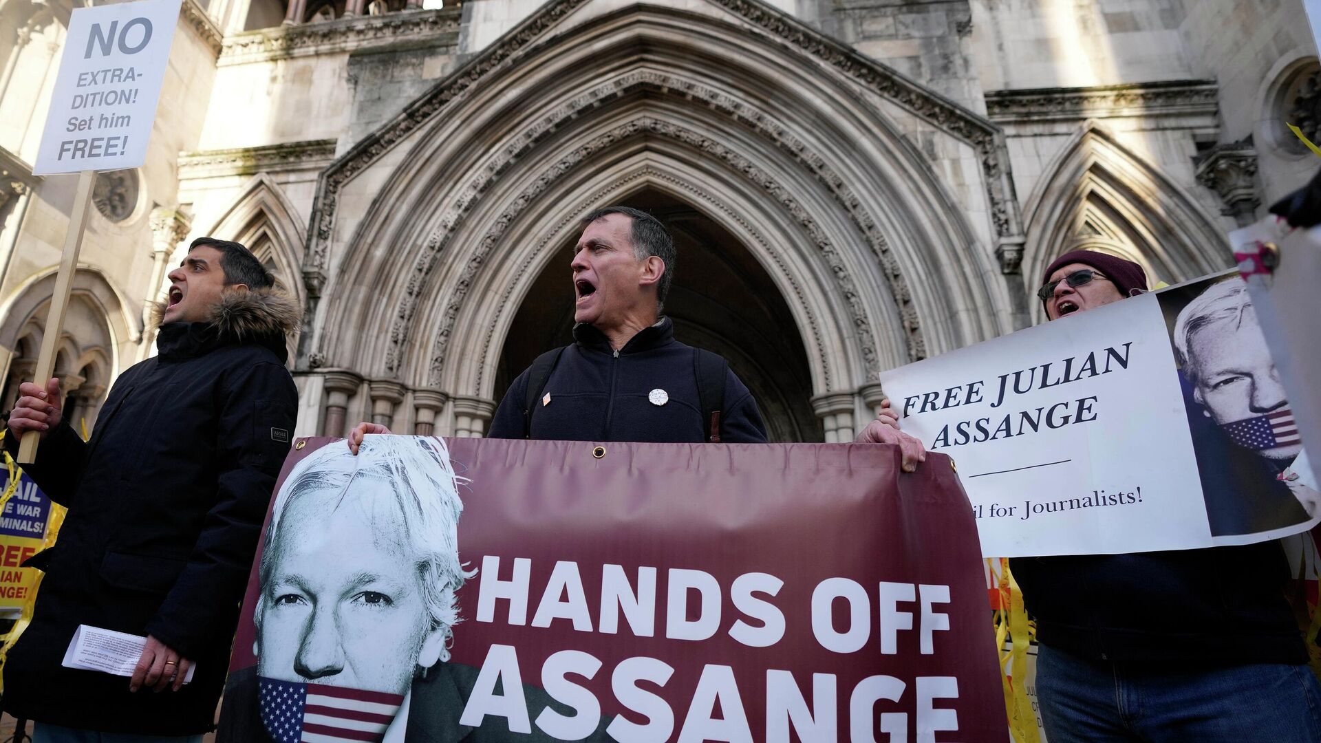 Los partidarios de Julian Assange - Sputnik Mundo, 1920, 17.06.2022