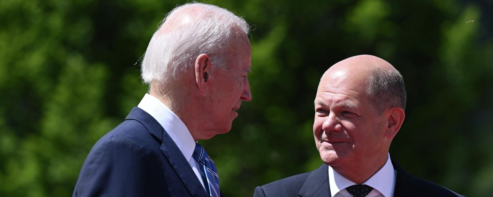 Joe Biden, presidente de EEUU, y Olaf Scholz, canciller de Alemania, durante la cumbre del G7 en Alemania, el 26 de junio del 2022 - Sputnik Mundo, 1920, 23.11.2022