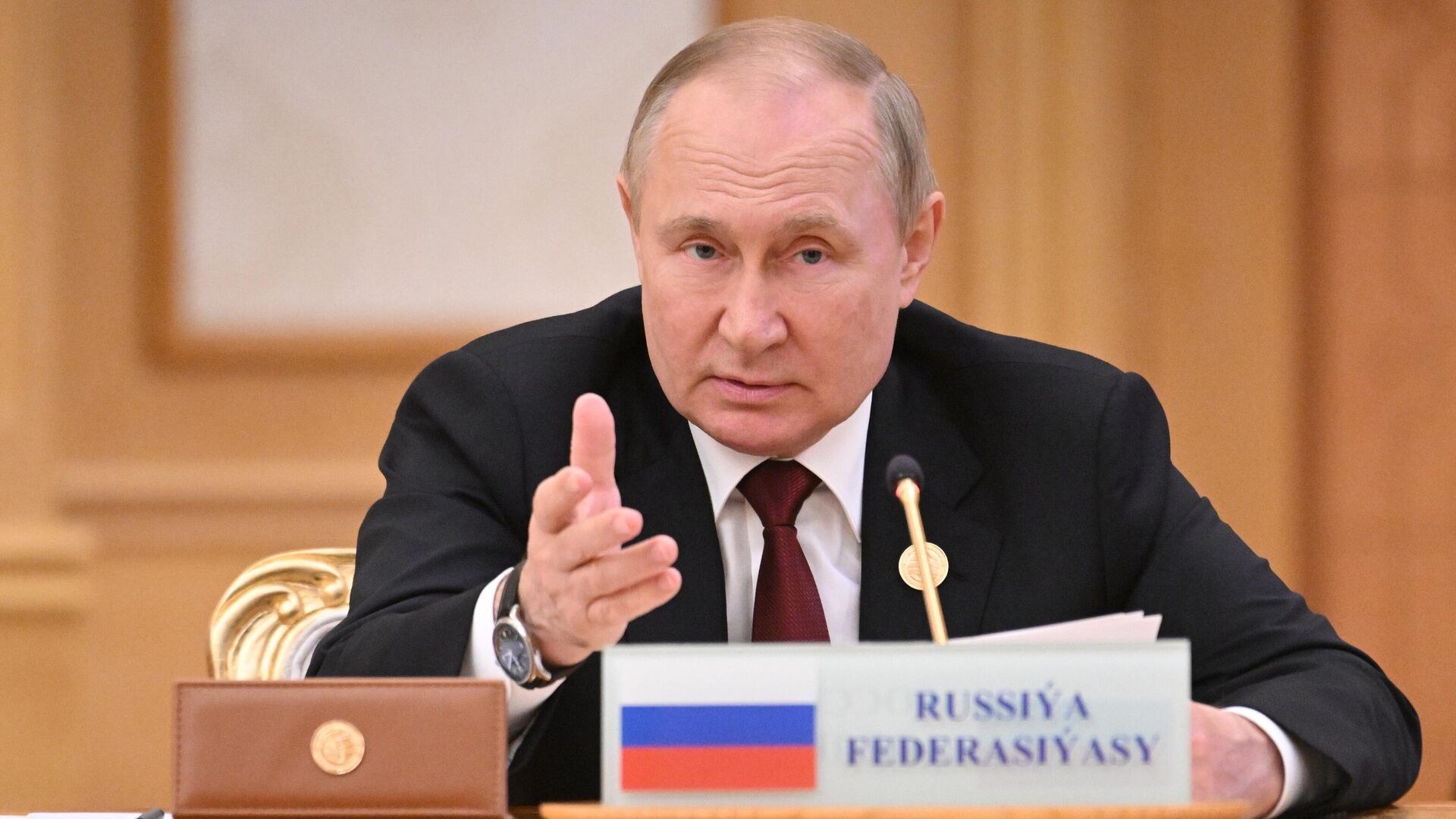 Vladímir Putin, el presidente ruso al participa en la VI Cumbre del mar Caspio - Sputnik Mundo, 1920, 05.07.2022