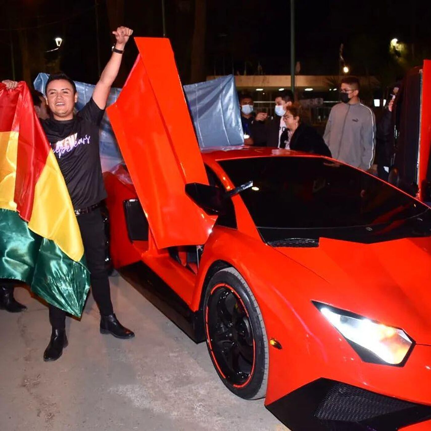 Así es el Lamborghini fabricado por un joven boliviano a partir de fibra de  vidrio | Videos , Sputnik Mundo