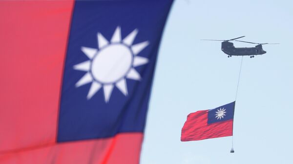 Helicópteros con banderas de Taiwán  - Sputnik Mundo