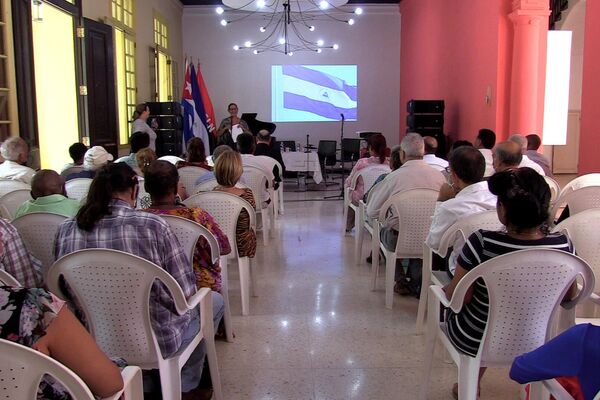 Encuentro con internacionalistas cubanos en la Casa del Alba Cultural - Sputnik Mundo