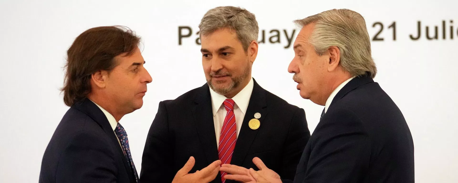 Los presidentes de Uruguay, Luis Lacalle Pou; de Paraguay, Mario Abdo Benítez; y de Argentina, Alberto Fernández Los presidentes de Uruguay, Luis Lacalle Pou; de Paraguay, Mario Abdo Benítez; y de Argentina, Alberto Fernández - Sputnik Mundo, 1920, 06.07.2023