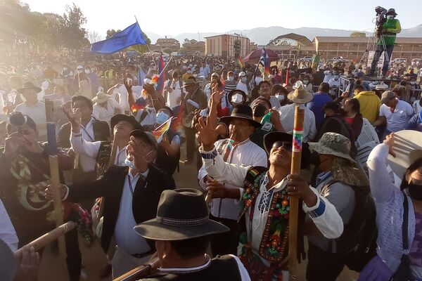 La comunidad de Ucureña, en el municipio de Cliza, celebra la visita de Luis Arce - Sputnik Mundo