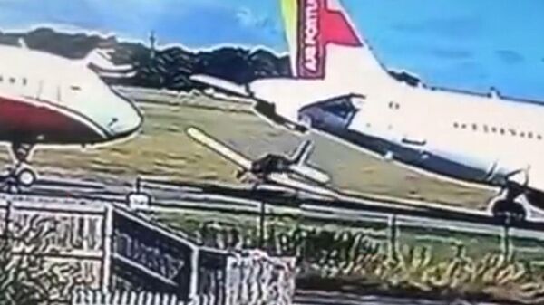 Un accidente de una avioneta en el aeropuerto de Cotswold - Sputnik Mundo