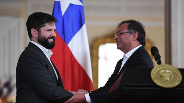 El presidente de Chile, Gabriel Boric, y el mandatario de Colombia, Gustavo Petro - Sputnik Mundo