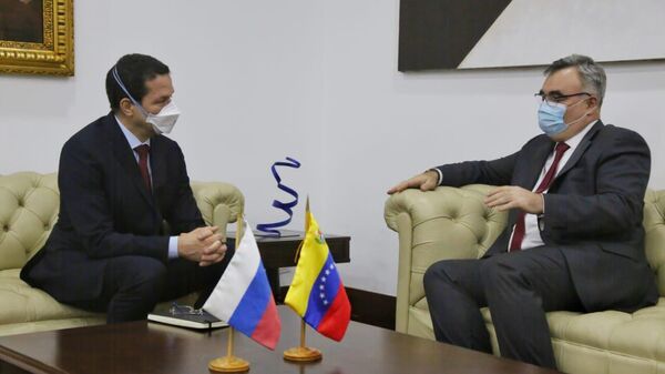 El canciller de Venezuela, Carlos Faría y el embajador ruso en Caracas, Serguéi Mélik-Bagdasárov - Sputnik Mundo