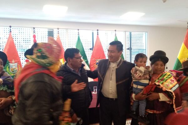 Campesinos del salar de Uyuni presentaron su propuesta de ley de litio en Bolivia - Sputnik Mundo