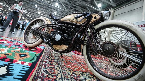 Мотоцикл на 32-й выставке старинных автомобилей и антиквариата Олдтаймер-Галерея 2022  - Sputnik Mundo