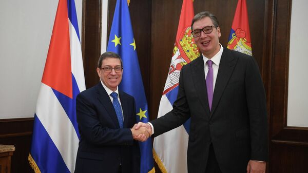 El ministro de Relaciones Exteriores de Cuba, Bruno Rodríguez Parrilla, y el presidente de Serbia, Aleksandar Vucic  - Sputnik Mundo