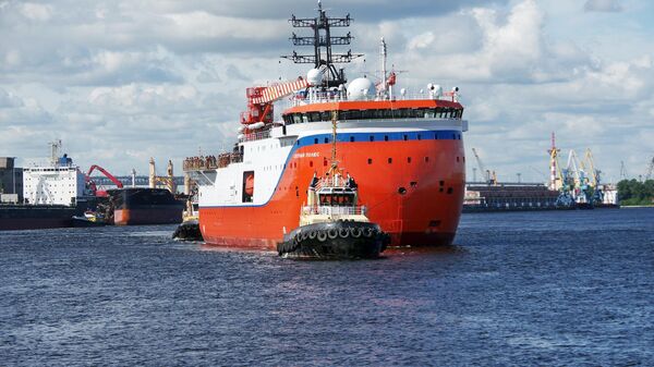 Barco ruso de investigación científica Severni Polius  - Sputnik Mundo
