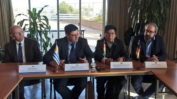 Reunión sobre energías renovables entre autoridades del área energética de Bolivia y Uruguay - Sputnik Mundo