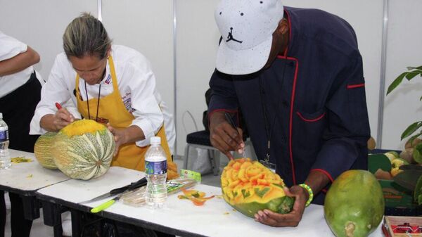El arte de talla en frutas y vegetales presente en Festival Internacional Varadero Gourmet  - Sputnik Mundo